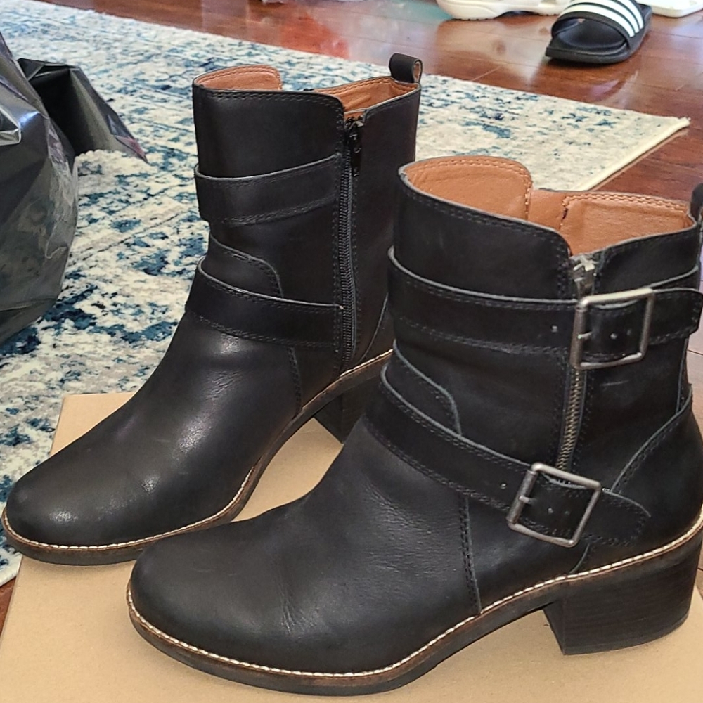 Ankle boots